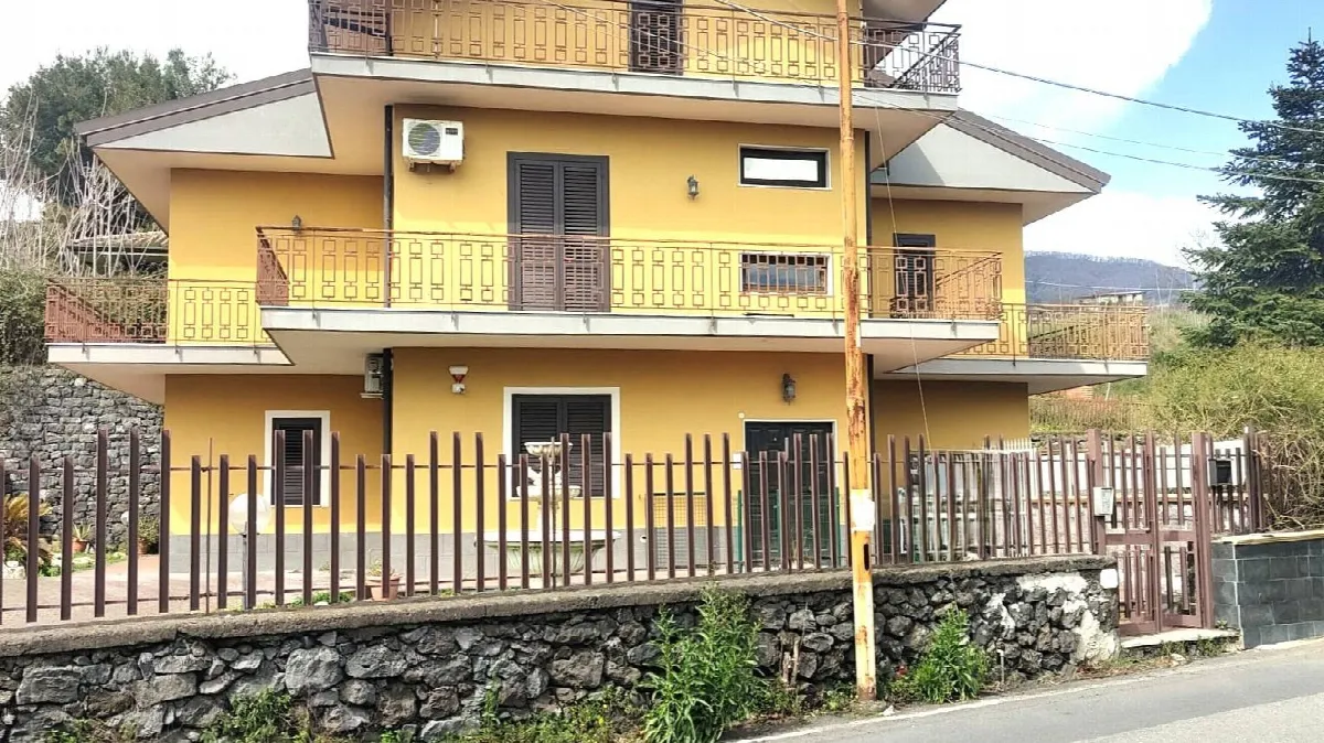 Quadrilocale in vendita a Zafferana Etnea - foto 1