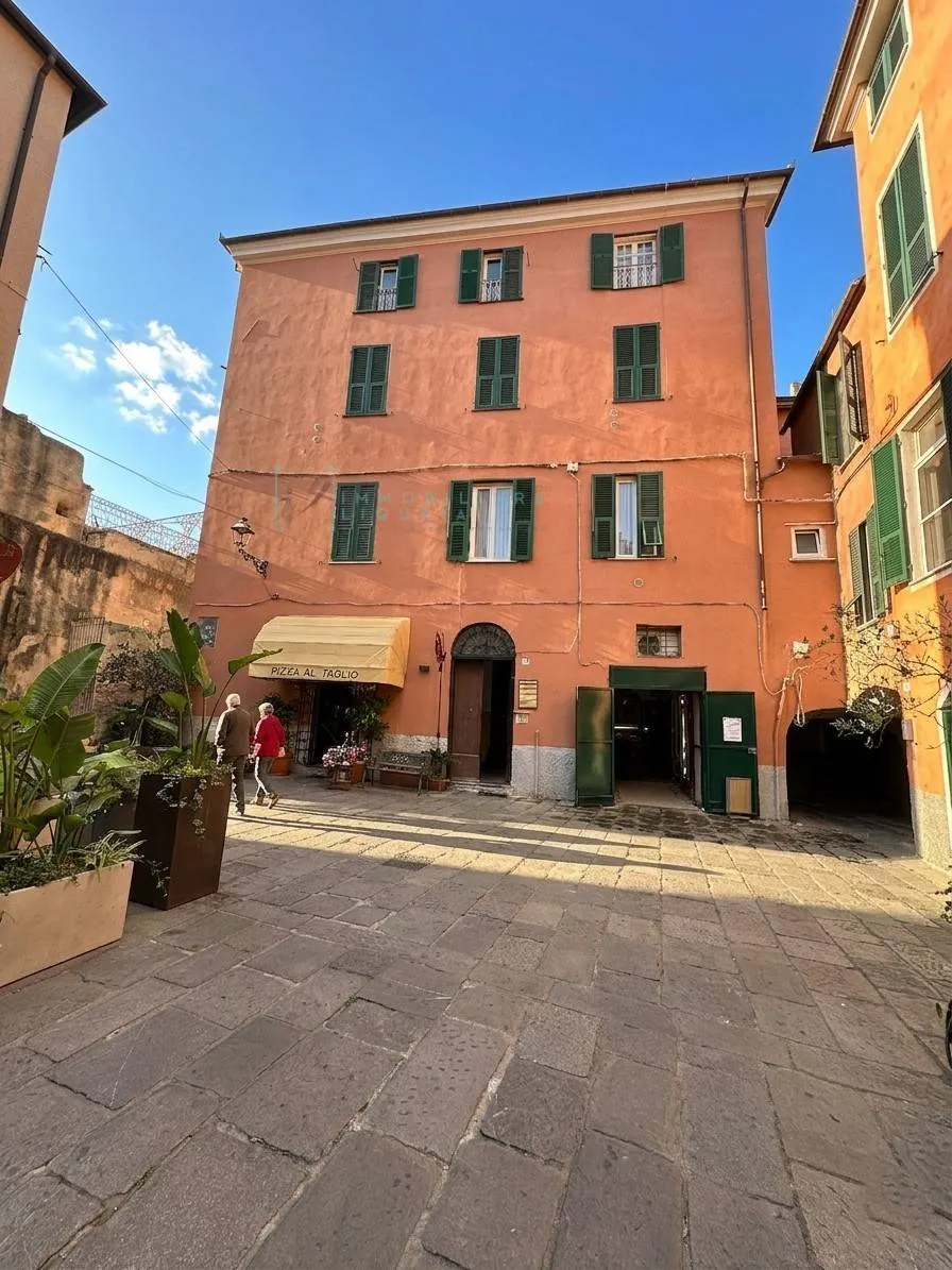 Appartamento in vendita a Albenga, Centro Storico - foto 1