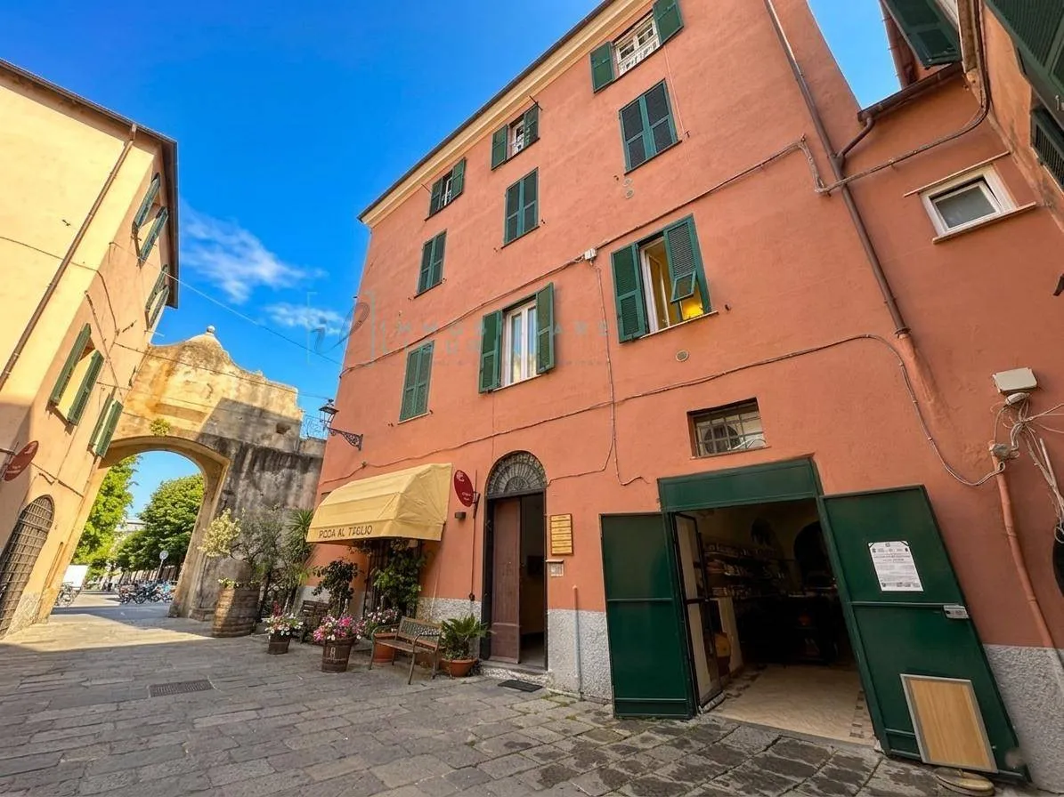 Appartamento in vendita a Albenga, Centro Storico - foto 2
