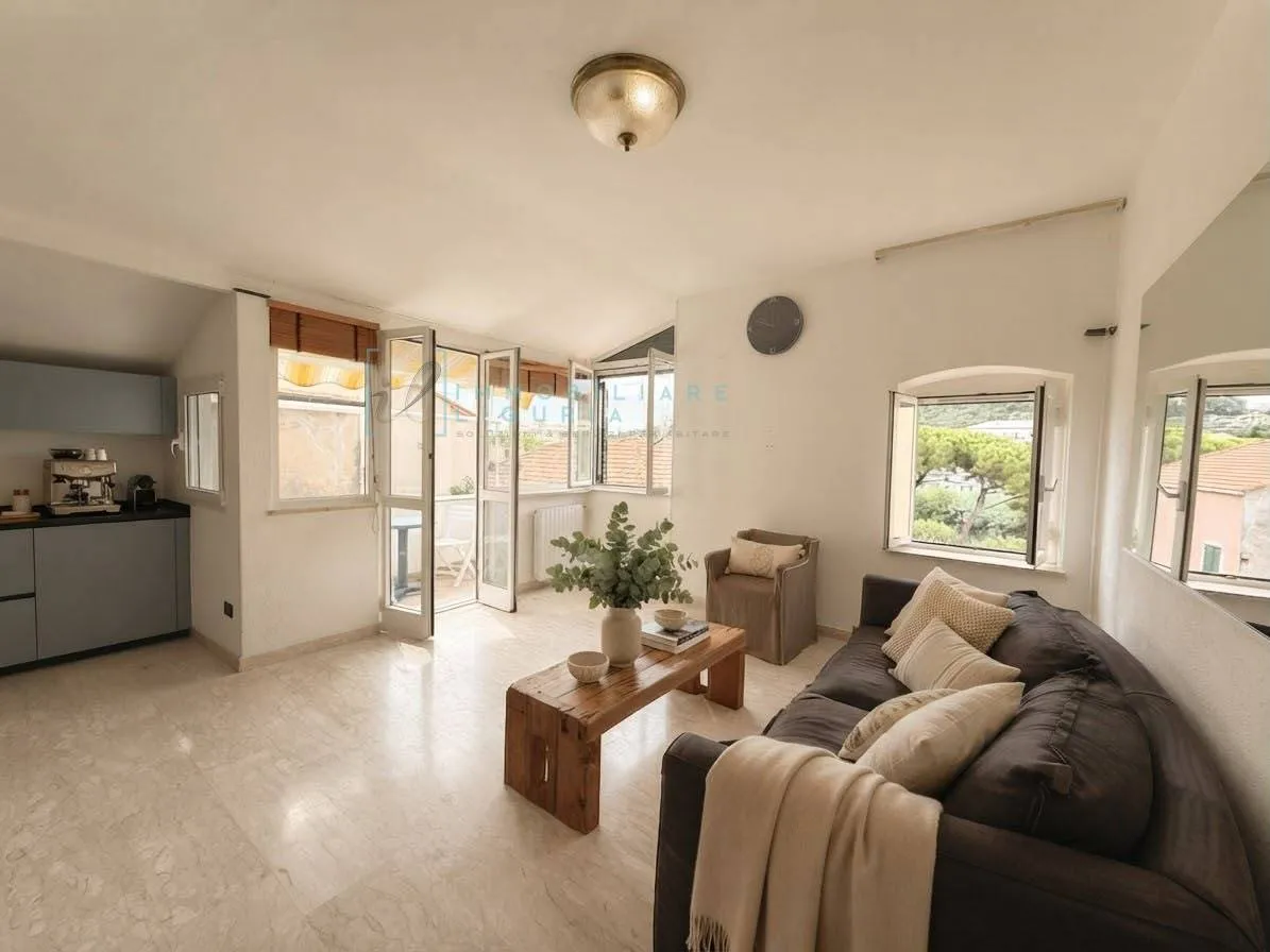 Appartamento in vendita a Albenga, Centro Storico - foto 1