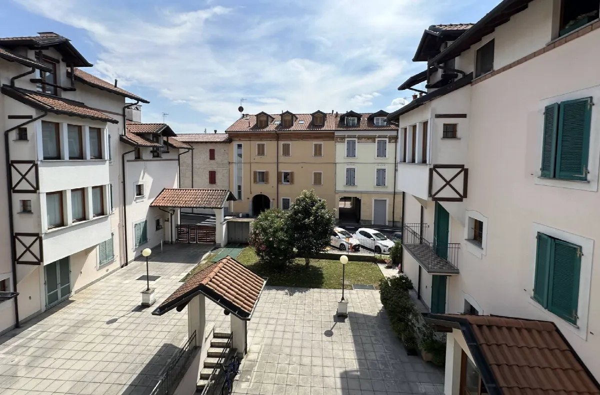 Appartamento in vendita a Malnate, Centro - foto 3