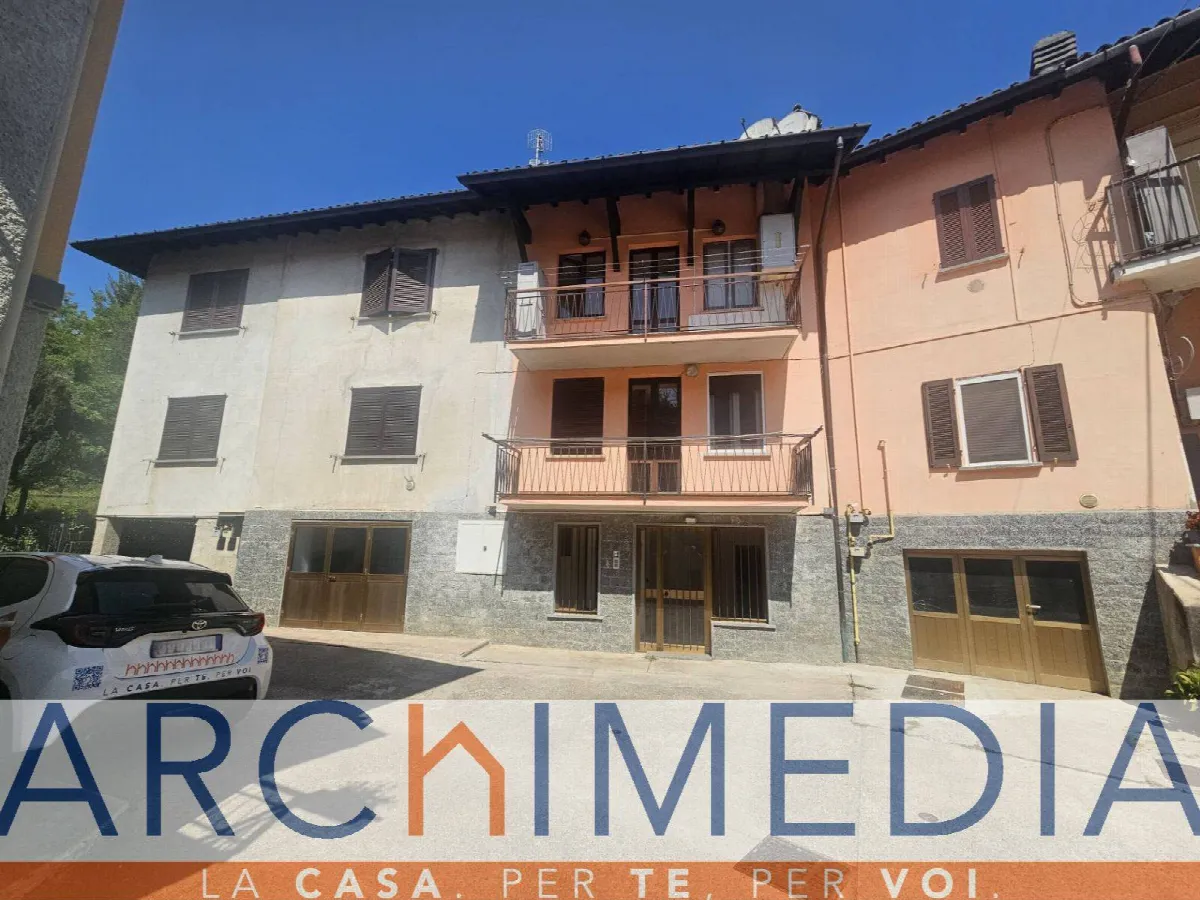 Appartamento in vendita a Malnate, Folla di Malnate - foto 1