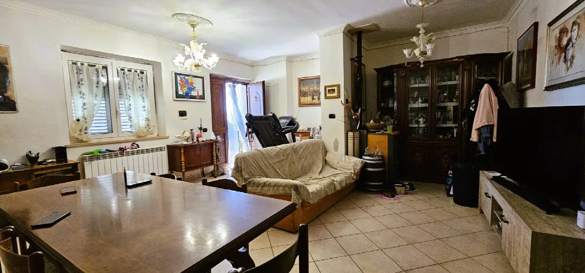 Appartamento con ingresso indipendente in vendita a Teramo, Estrema periferia - foto 1