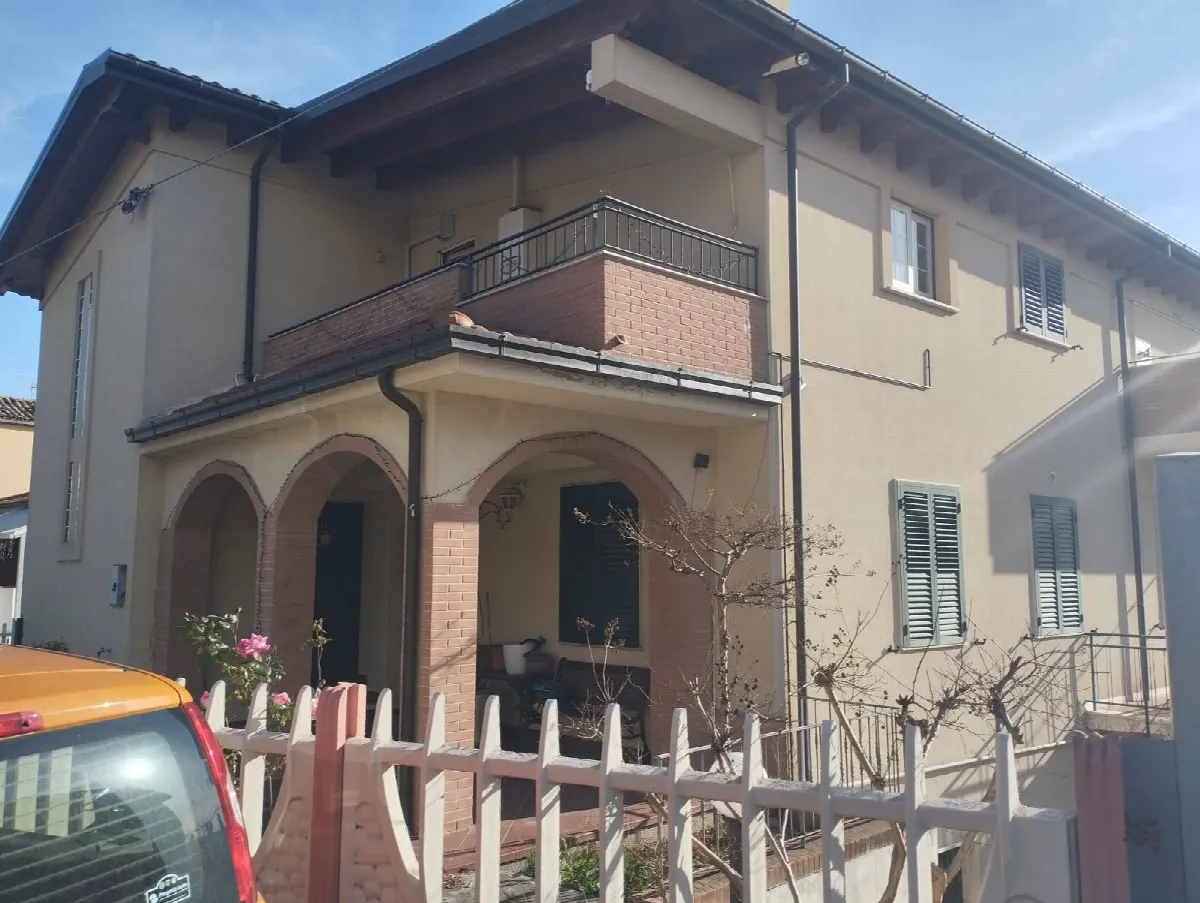 Appartamento con ingresso indipendente in vendita a Teramo, Nepezzano - foto 1