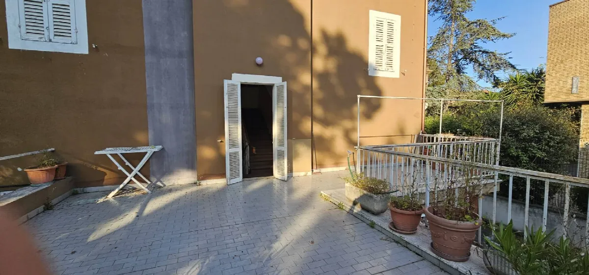Appartamento con ingresso indipendente in vendita a Giulianova, Paese - foto 3
