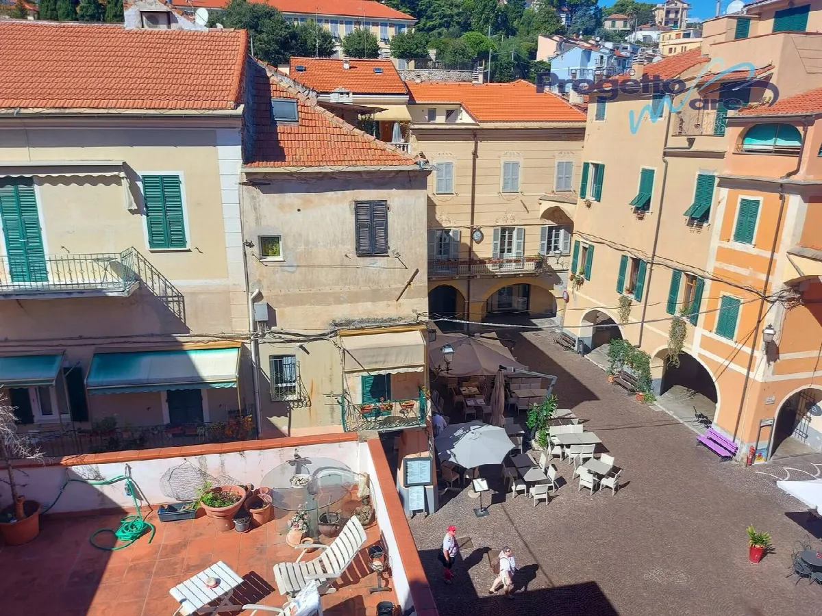 Appartamento Bilocale in vendita a Pietra Ligure, Centro storico - foto 1