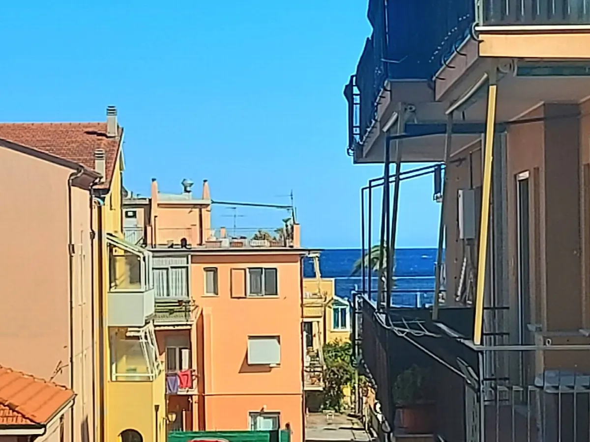 Appartamento Bilocale in vendita a Pietra Ligure, Santa Corona - foto 1