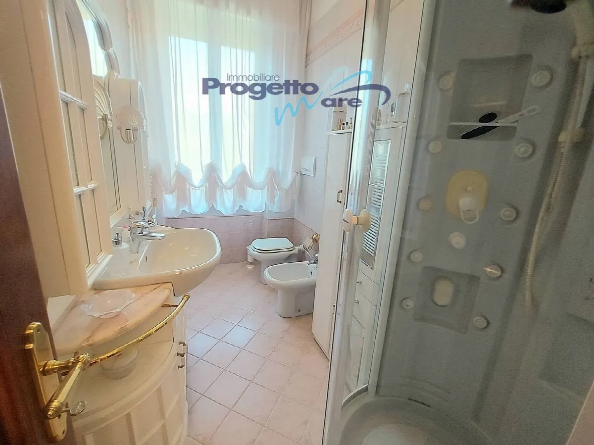 Appartamento Quadrilocale in vendita a Pietra Ligure, Soccorso - foto 4