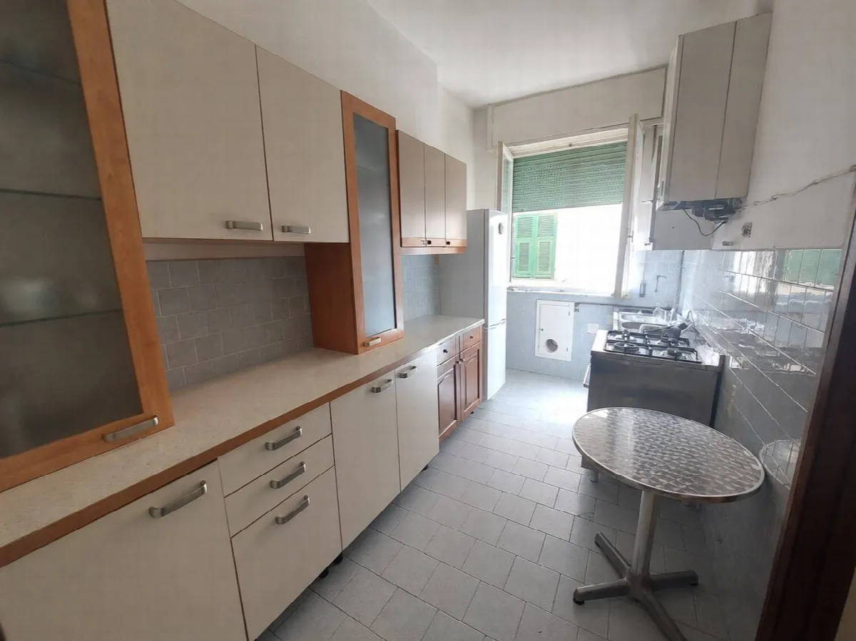 Appartamento Quadrilocale in vendita a Pietra Ligure, Centro storico - foto 2