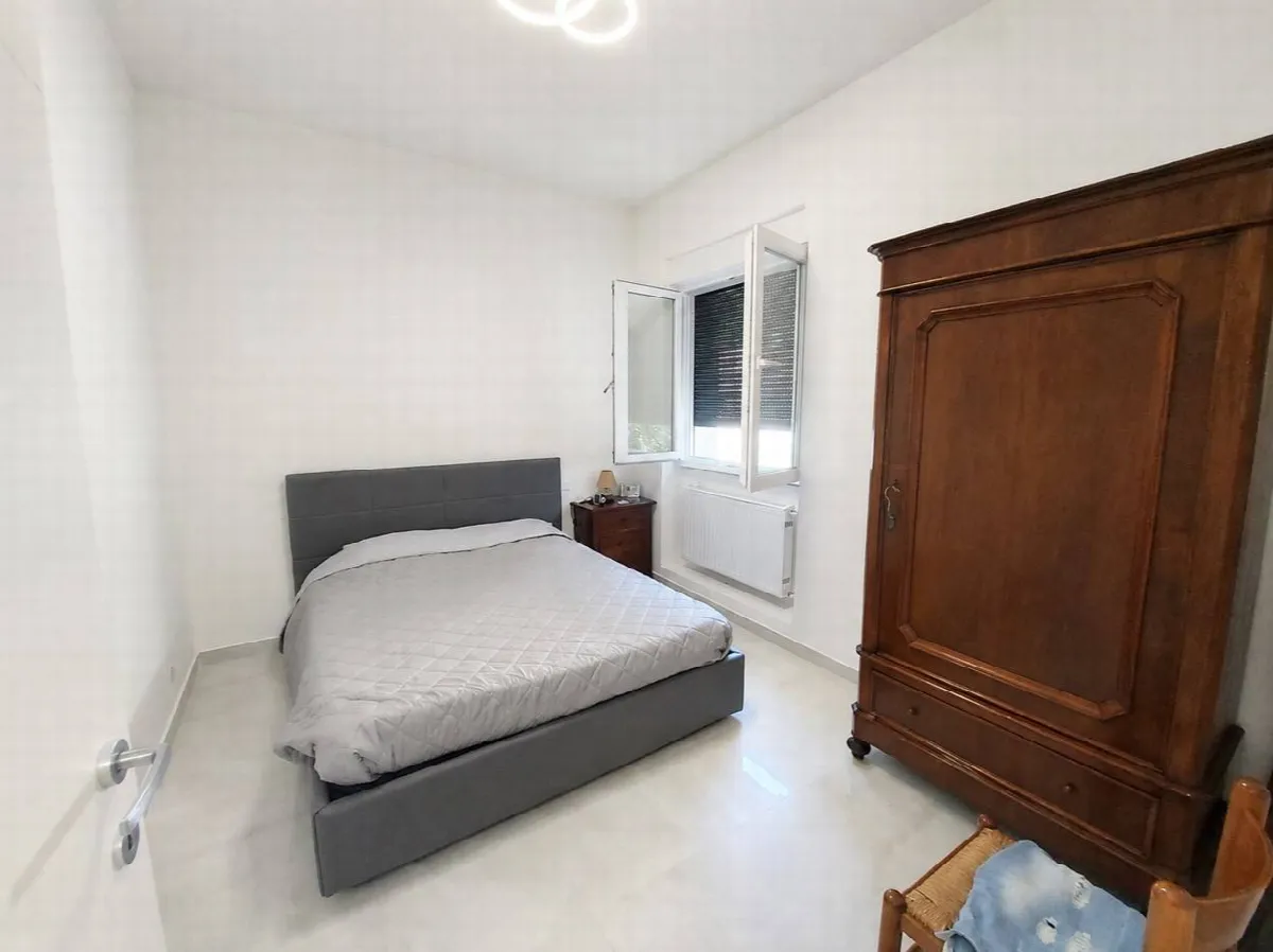 Appartamento Quadrilocale in vendita a Pietra Ligure, Centro storico - foto 3