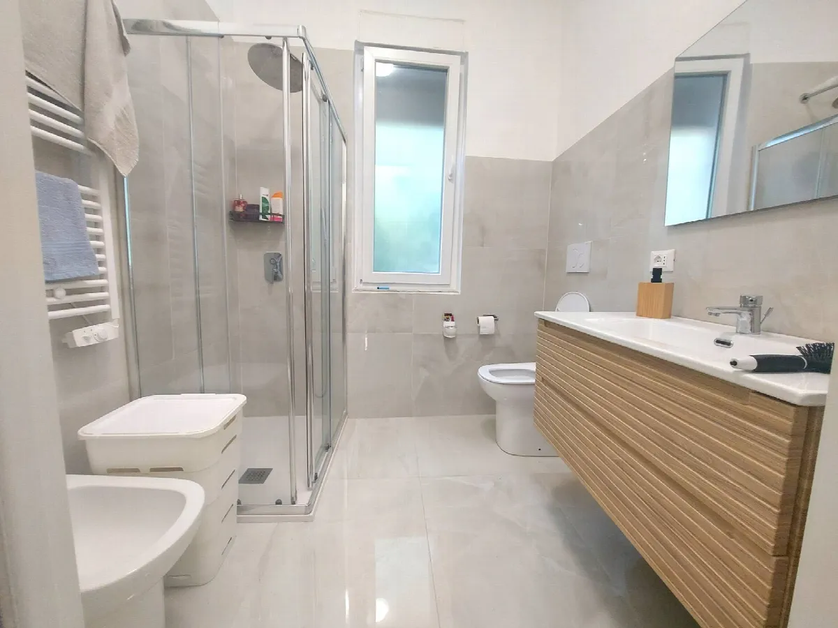 Appartamento Quadrilocale in vendita a Pietra Ligure, Centro storico - foto 4