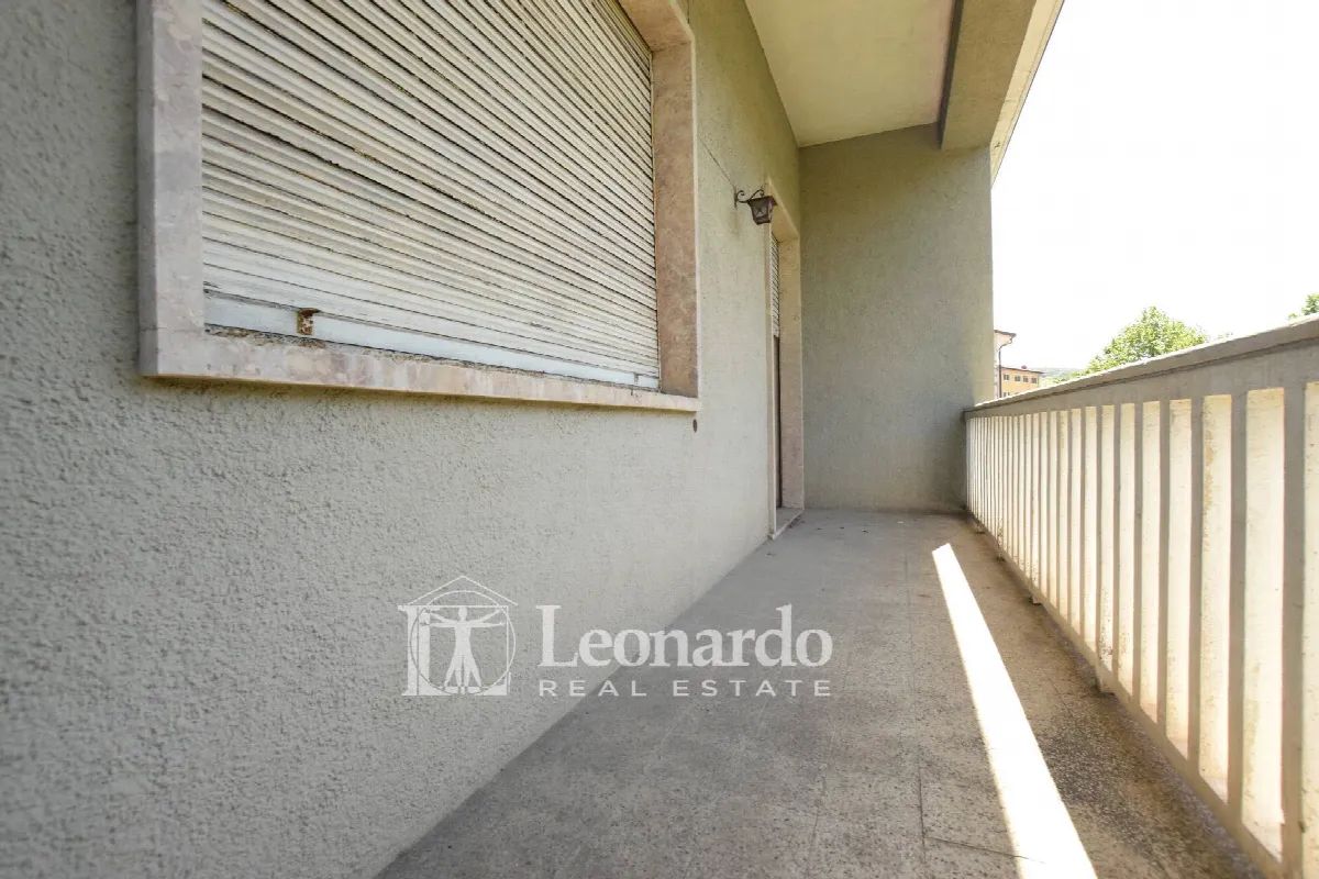 Appartamento indipendente in vendita a Pietrasanta, Centro Storico - foto 2