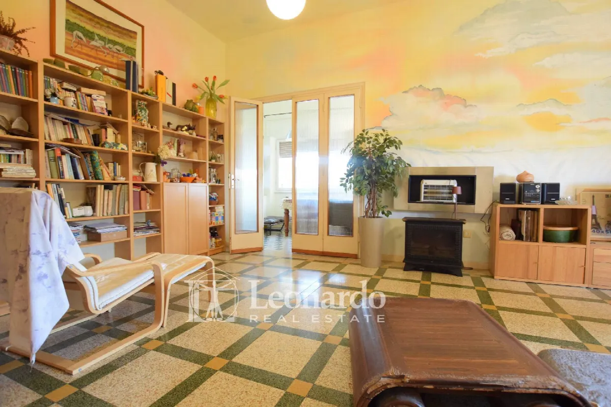 Appartamento indipendente in vendita a Viareggio, Varignano - foto 2