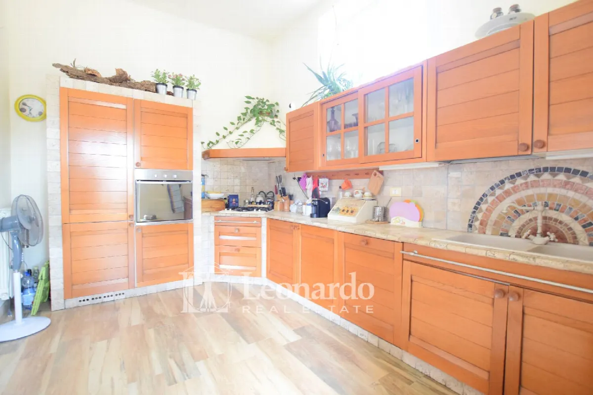 Appartamento indipendente in vendita a Viareggio, Varignano - foto 5