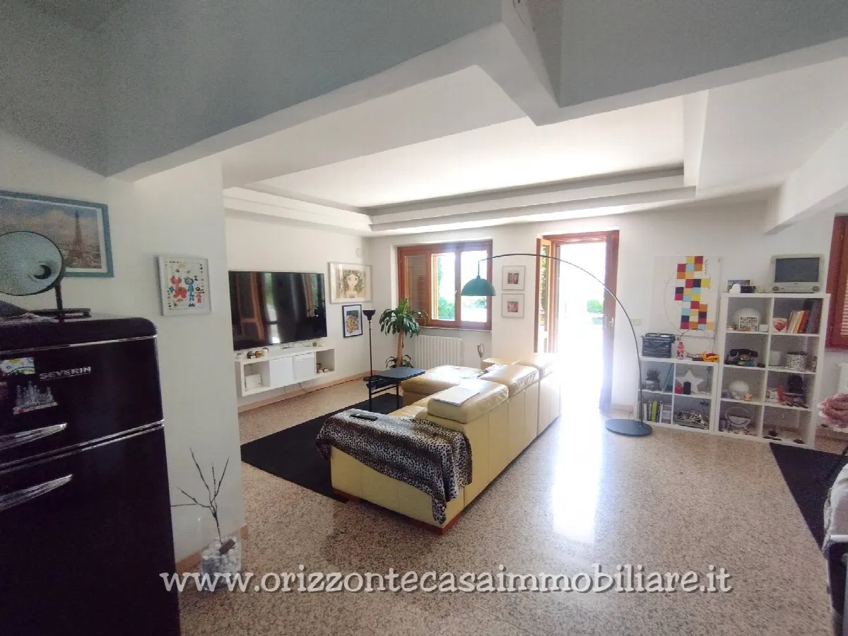 APPARTAMENTO CON GIARDINO in vendita a Folignano - foto 8