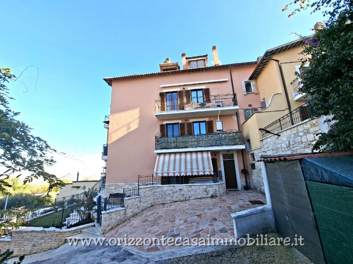 APPARTAMENTO CON MANSARDA in vendita a Ascoli Piceno, Lisciano - foto 1