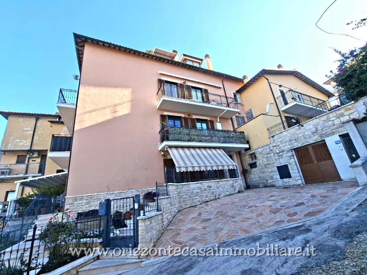 APPARTAMENTO CON MANSARDA in vendita a Ascoli Piceno, Lisciano - foto 2