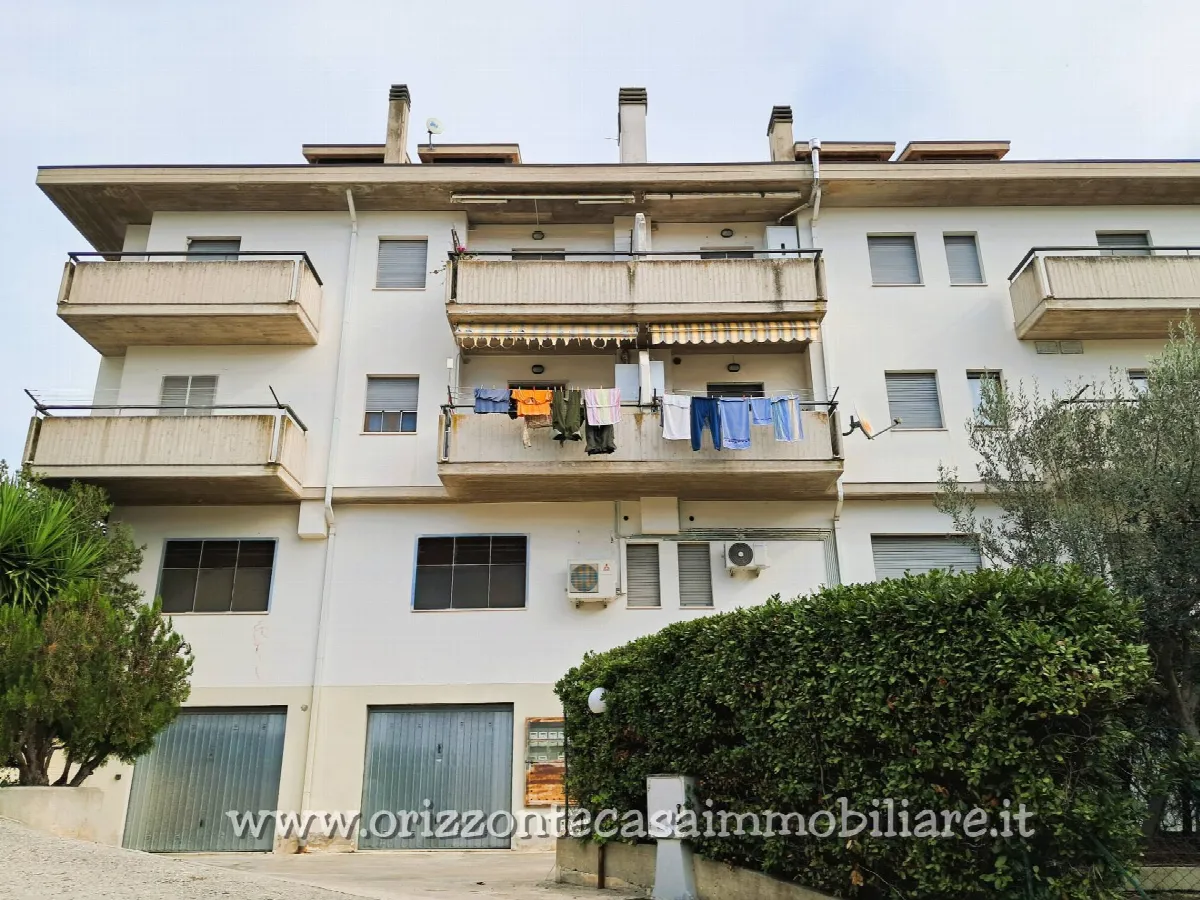 APPARTAMENTO CON MANSARDA in vendita a Ascoli Piceno, Poggio di Bretta - foto 3