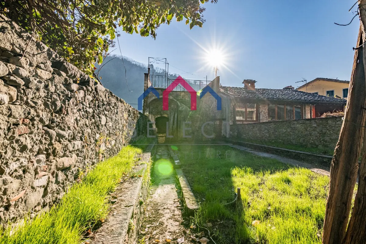 Appartamento in vendita a Borgo a Mozzano, capoluogo - foto 2