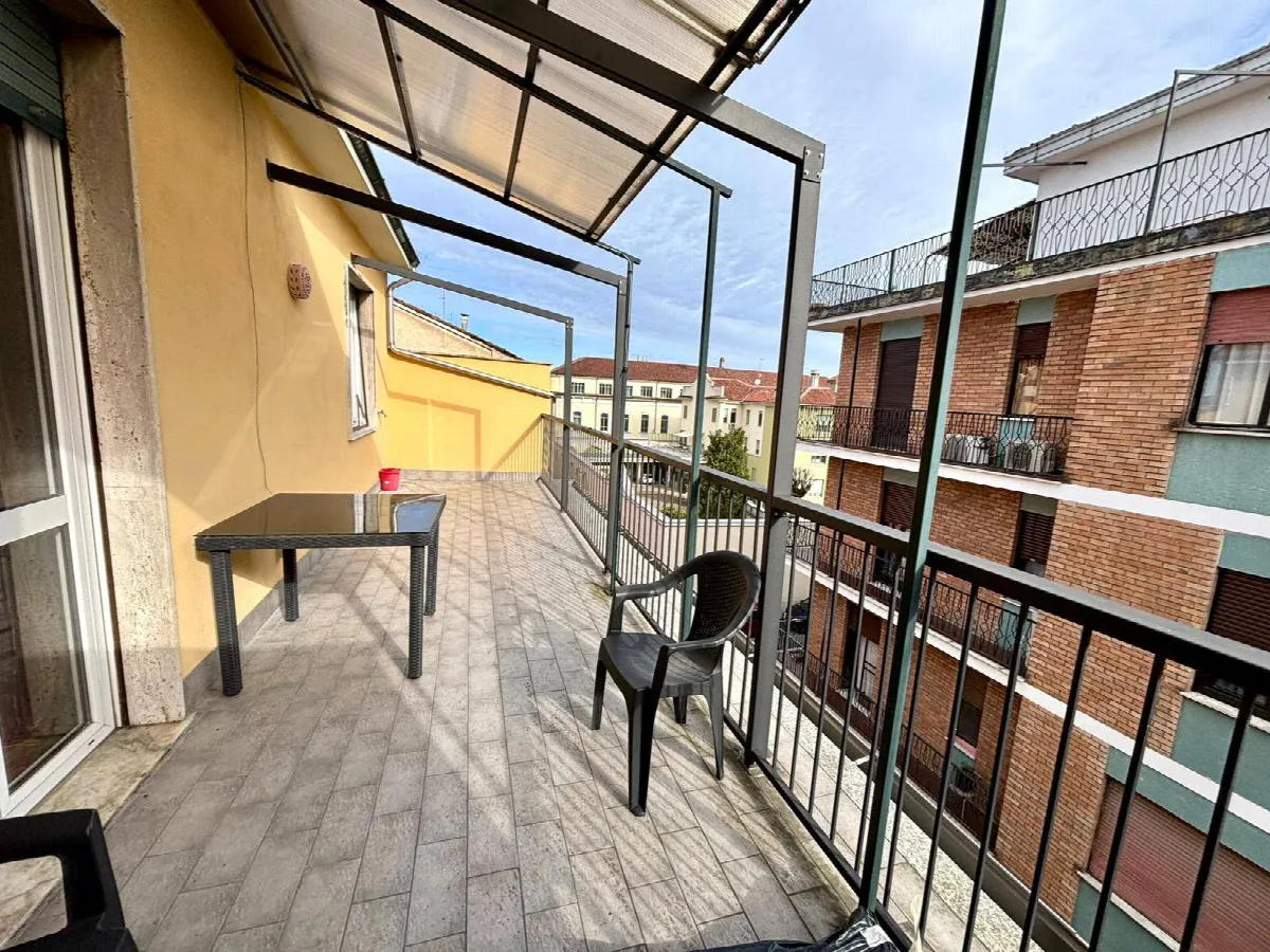 Appartamento in vendita a Alessandria, Centro-P.zza Garibaldi - foto 1