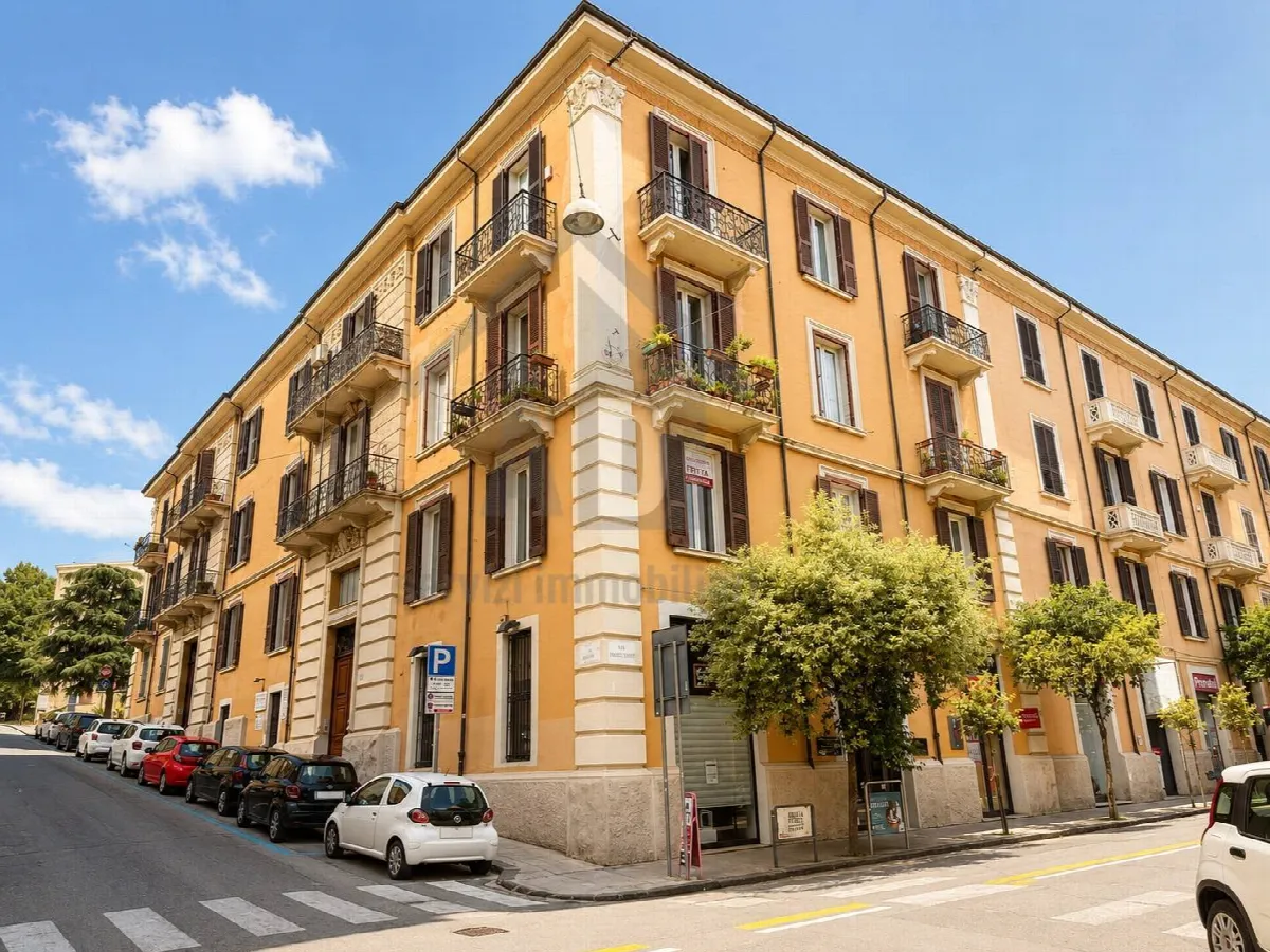 Appartamento in vendita a Cosenza, Via Montesanto - foto 1
