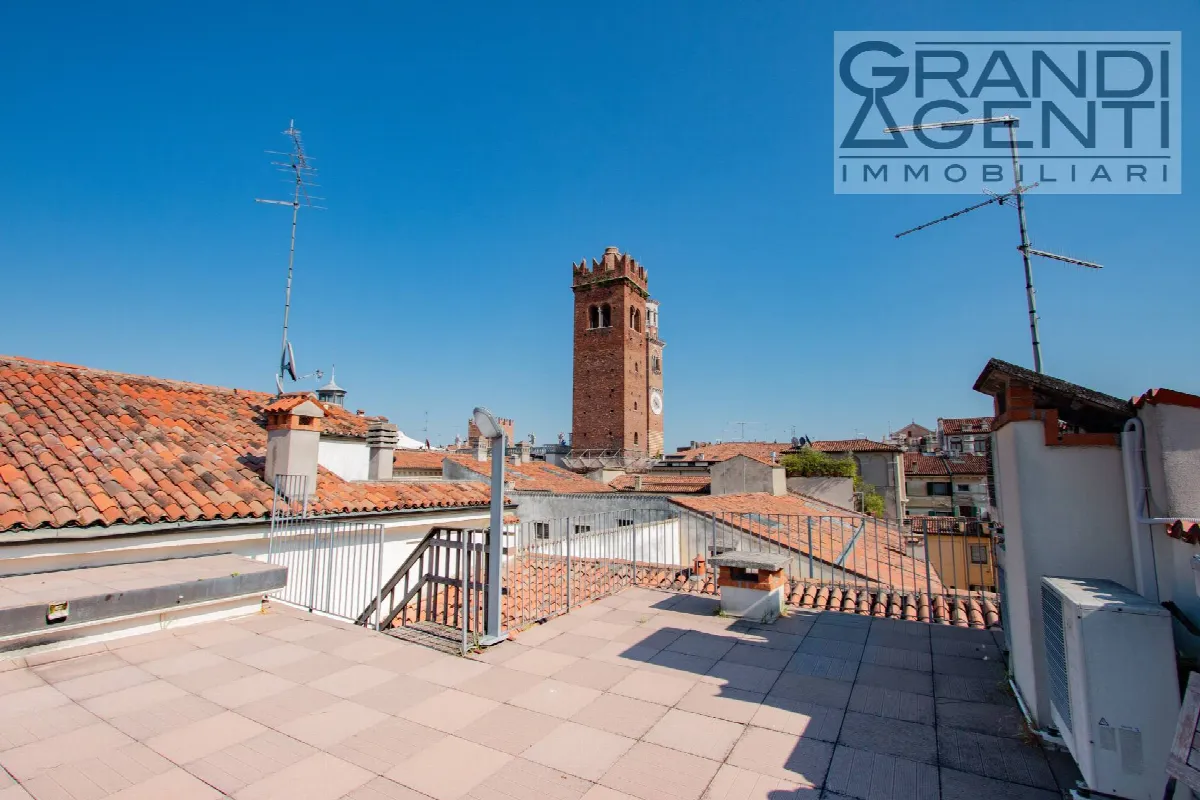 Appartamento in vendita a Verona, Centro storico - foto 1