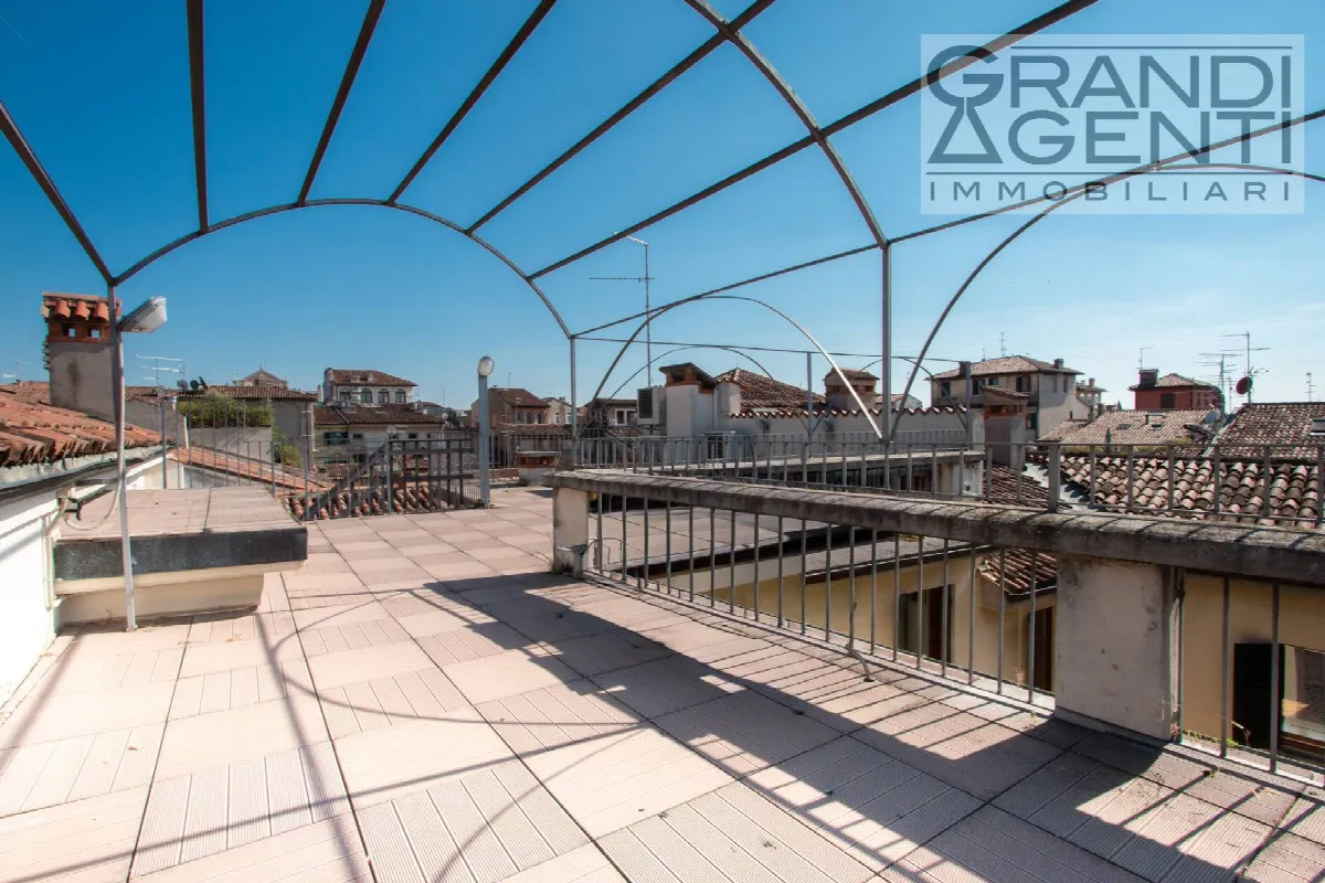 Appartamento in vendita a Verona, Centro storico - foto 2