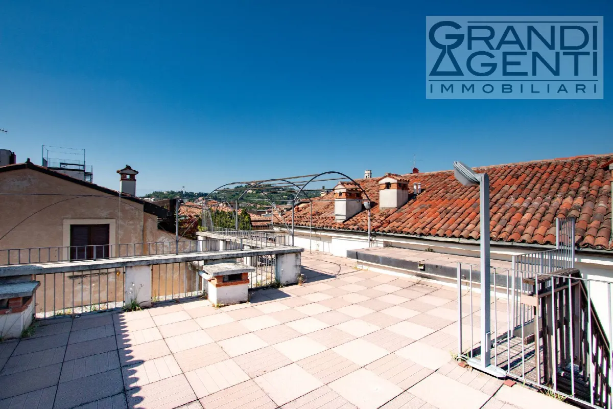 Appartamento in vendita a Verona, Centro storico - foto 4