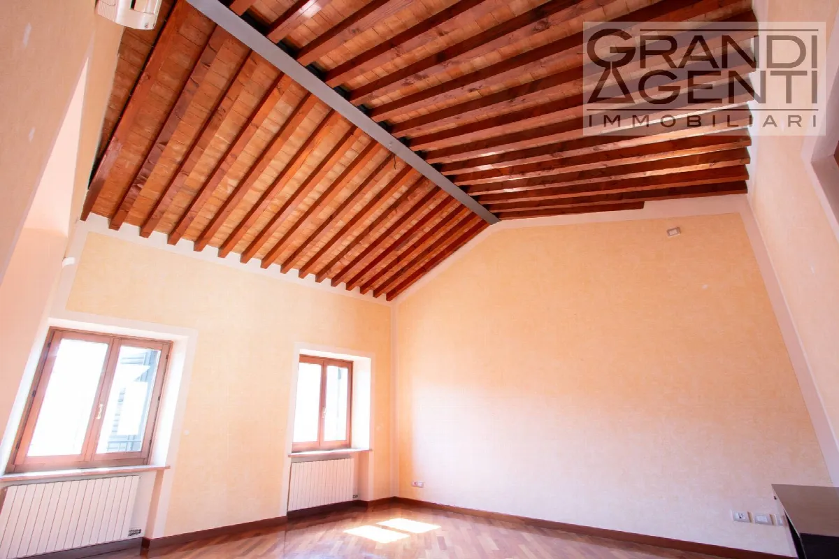 Appartamento in vendita a Verona, Centro storico - foto 9