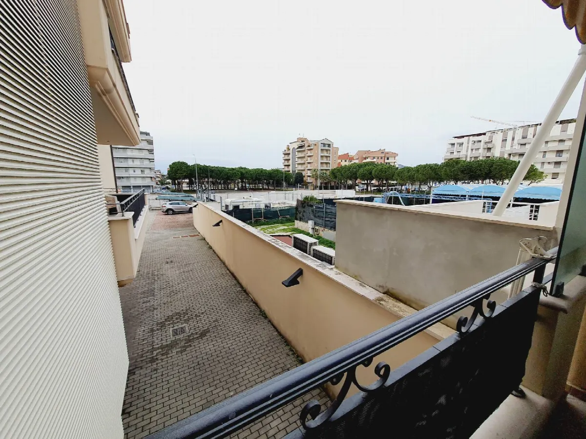 Appartamento in vendita a Alba Adriatica, Zona Mare - foto 5