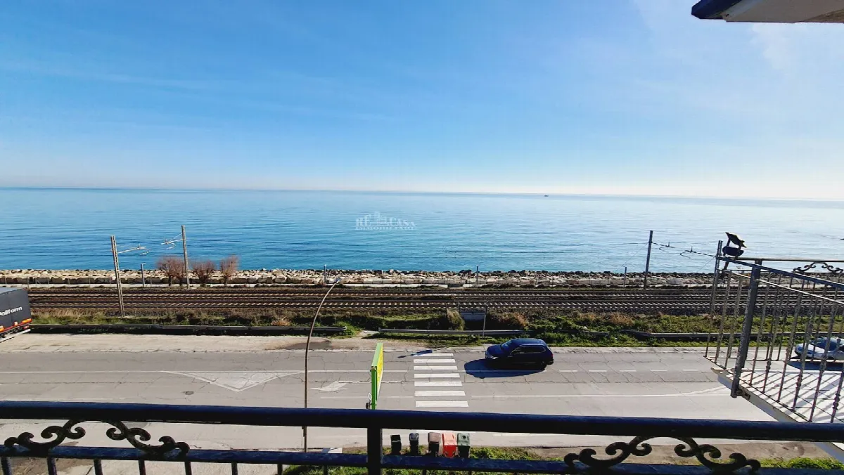 Appartamento in vendita a Grottammare, LUNGOMARE - foto 1