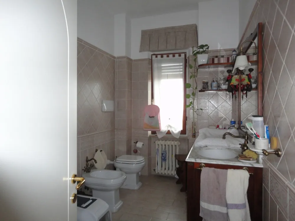 Appartamento / casa in citta\' della provincia  in vendita a Falconara Marittima - foto 7