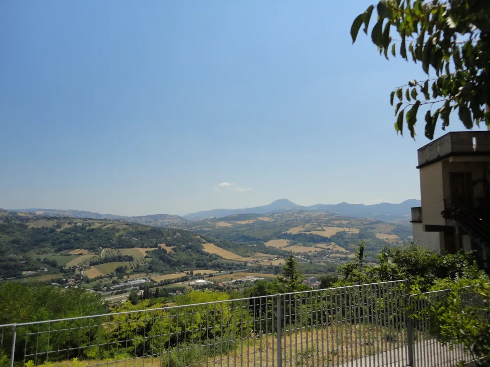 Appartamento / casa in citta\' della provincia  in vendita a Rosora - foto 2