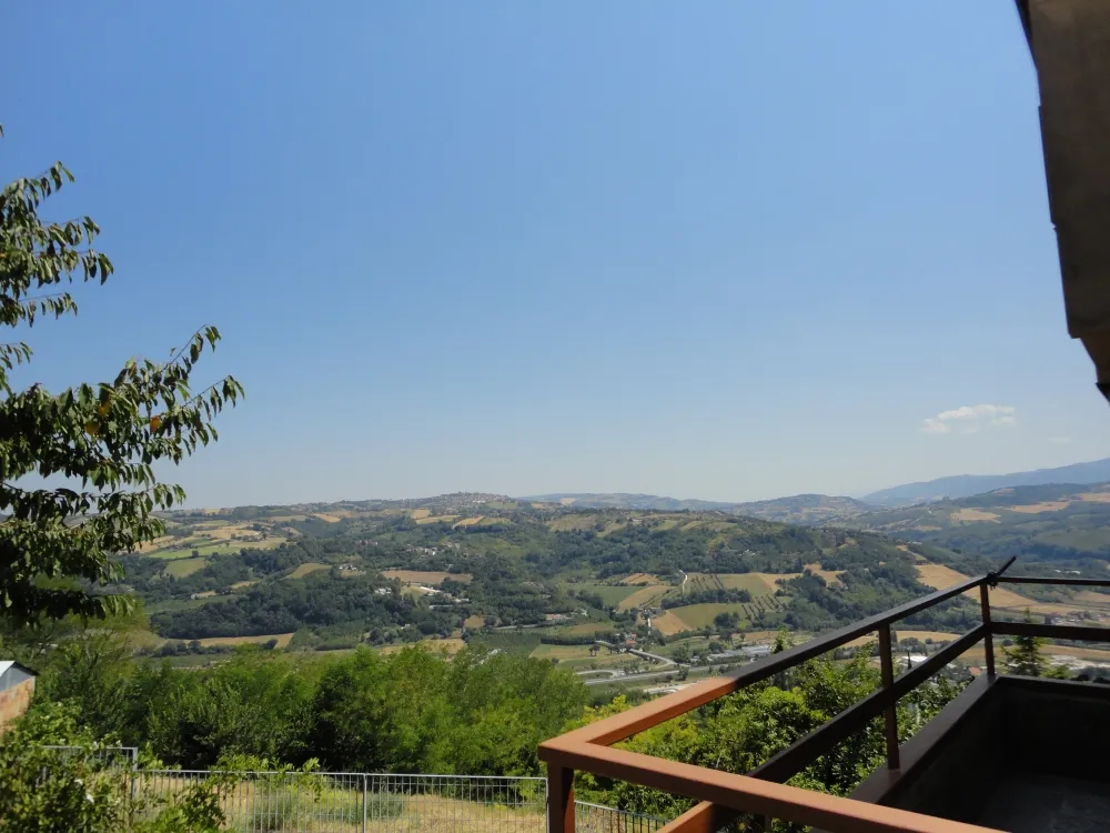 Appartamento / casa in citta\' della provincia  in vendita a Rosora - foto 3