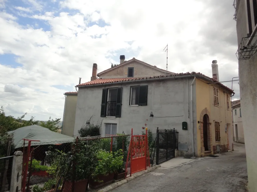 Casa nei borghi e castelli  in vendita a Arcevia - foto 1