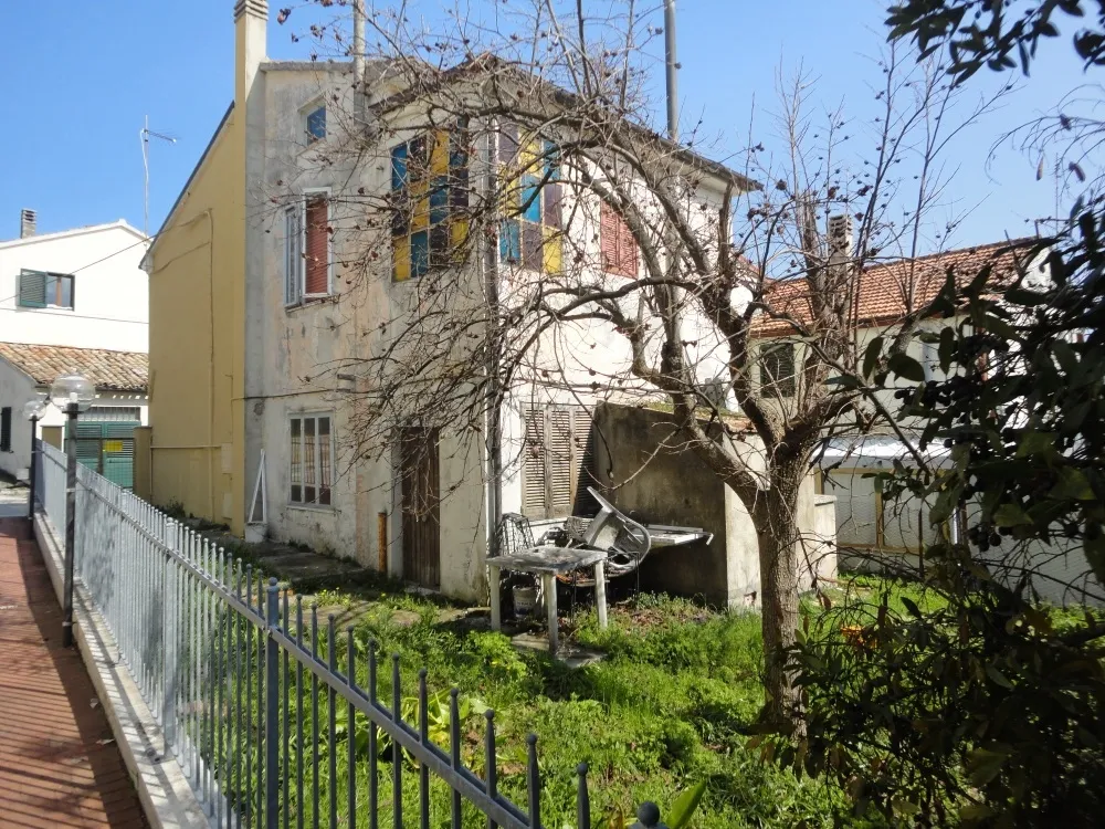 Appartamento / casa in citta\' della provincia  in vendita a Montemarciano - foto 3