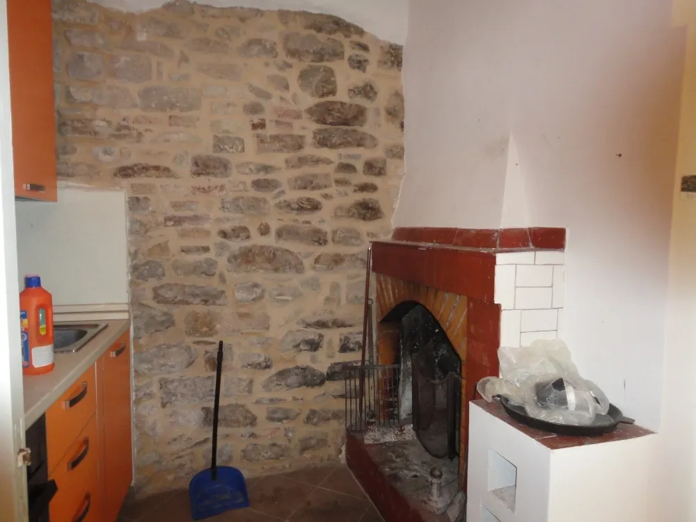 Casa nei borghi e castelli  in vendita a Monte Roberto - foto 2