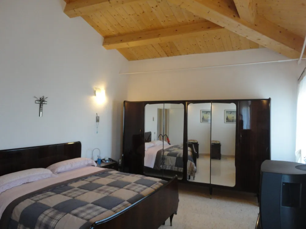 Casa nei borghi e castelli  in vendita a Monte Roberto - foto 2