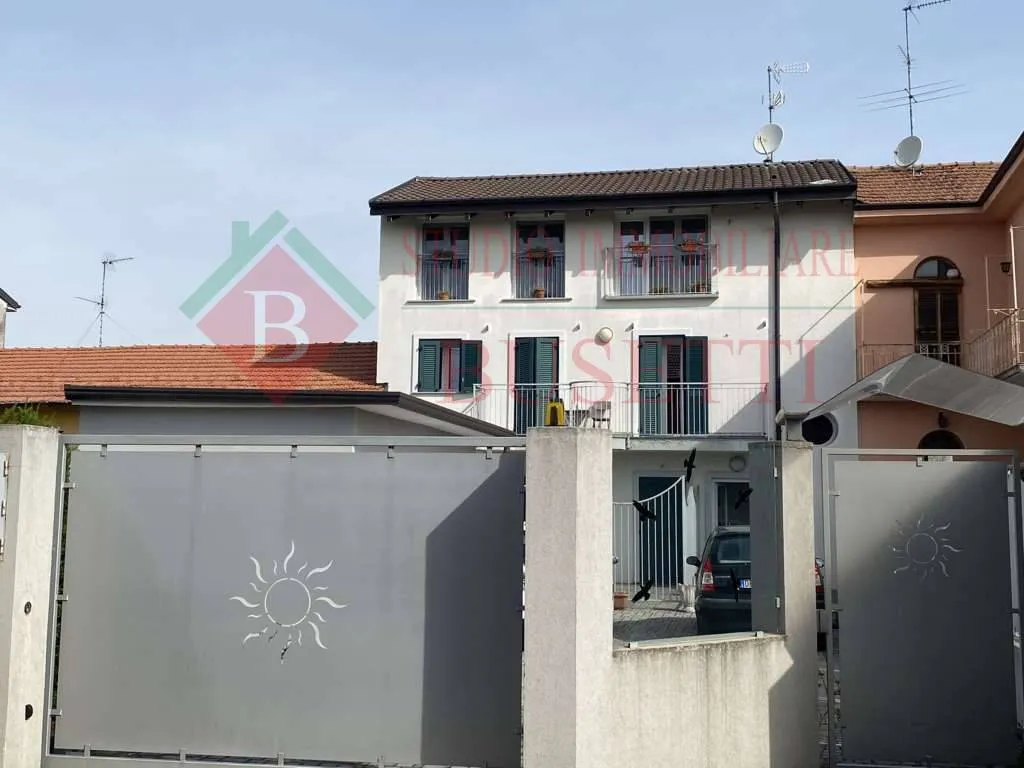 Stabile in vendita a Busto Arsizio, Borsano - foto 1