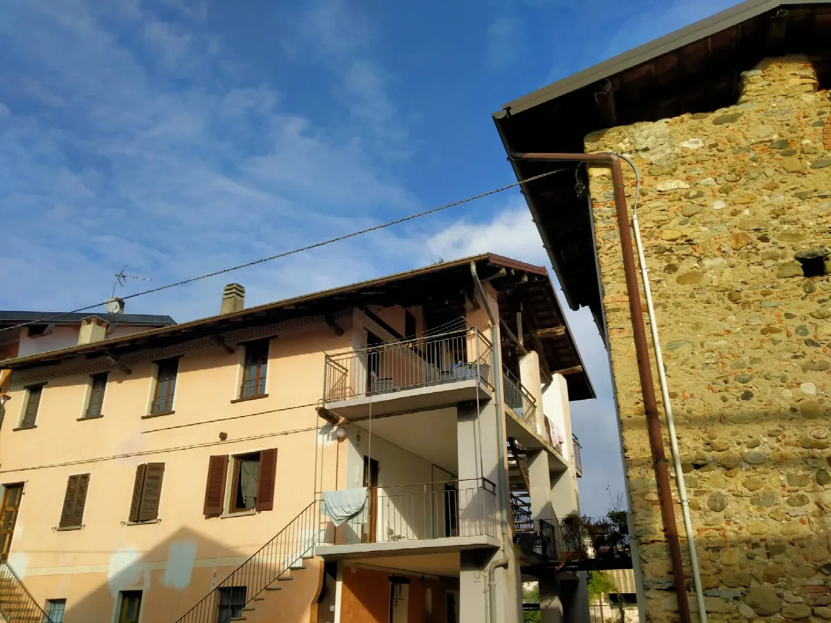 Appartamento in vendita a Castronno, Sant'Alessandro - foto 1