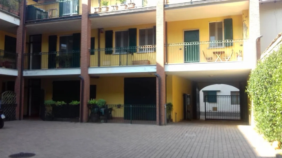 trilocale con area esterna in vendita a Vedano Olona - foto 1