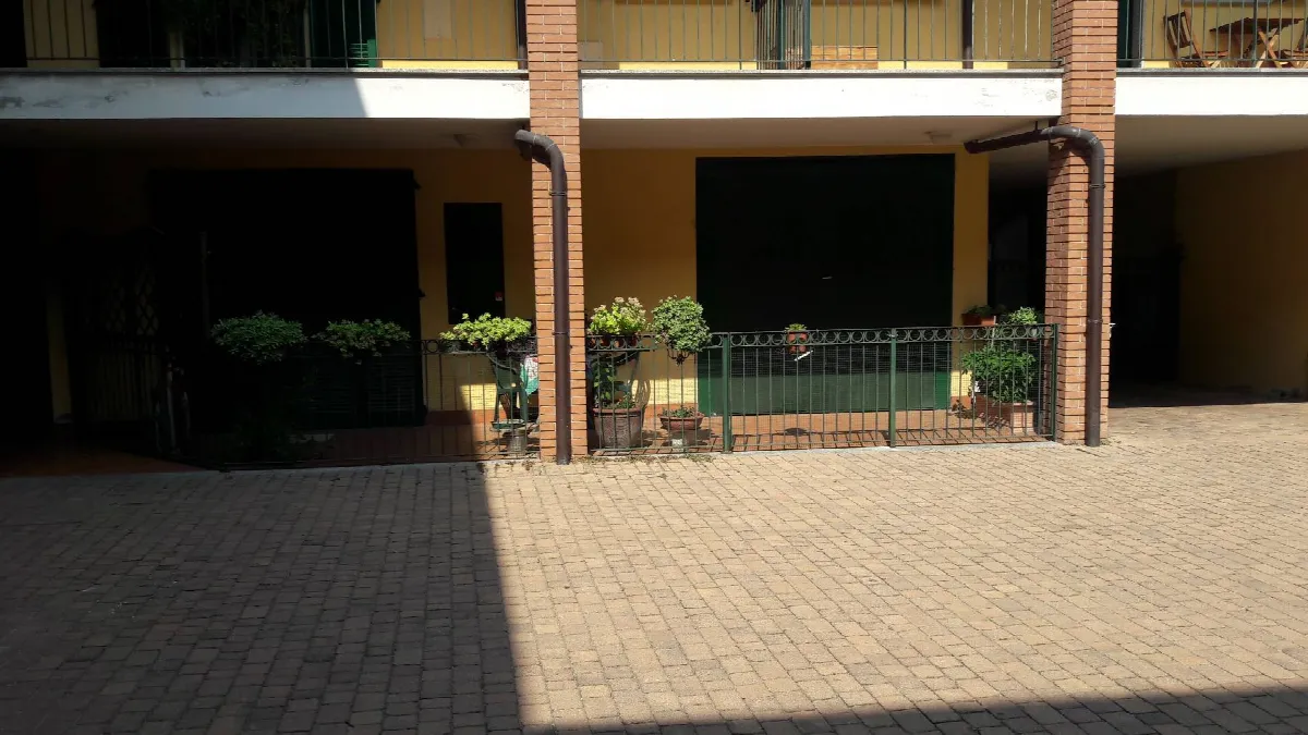 trilocale con area esterna in vendita a Vedano Olona - foto 4
