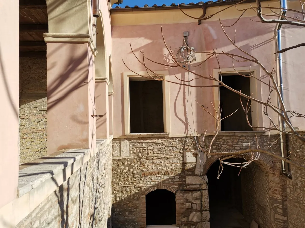 APPARTAMENTO + DI 4 LOCALI in vendita a Benevento, CENTRO STORICO - foto 3