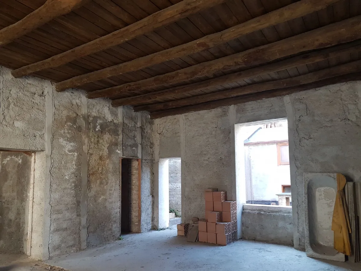 APPARTAMENTO + DI 4 LOCALI in vendita a Benevento, CENTRO STORICO - foto 5