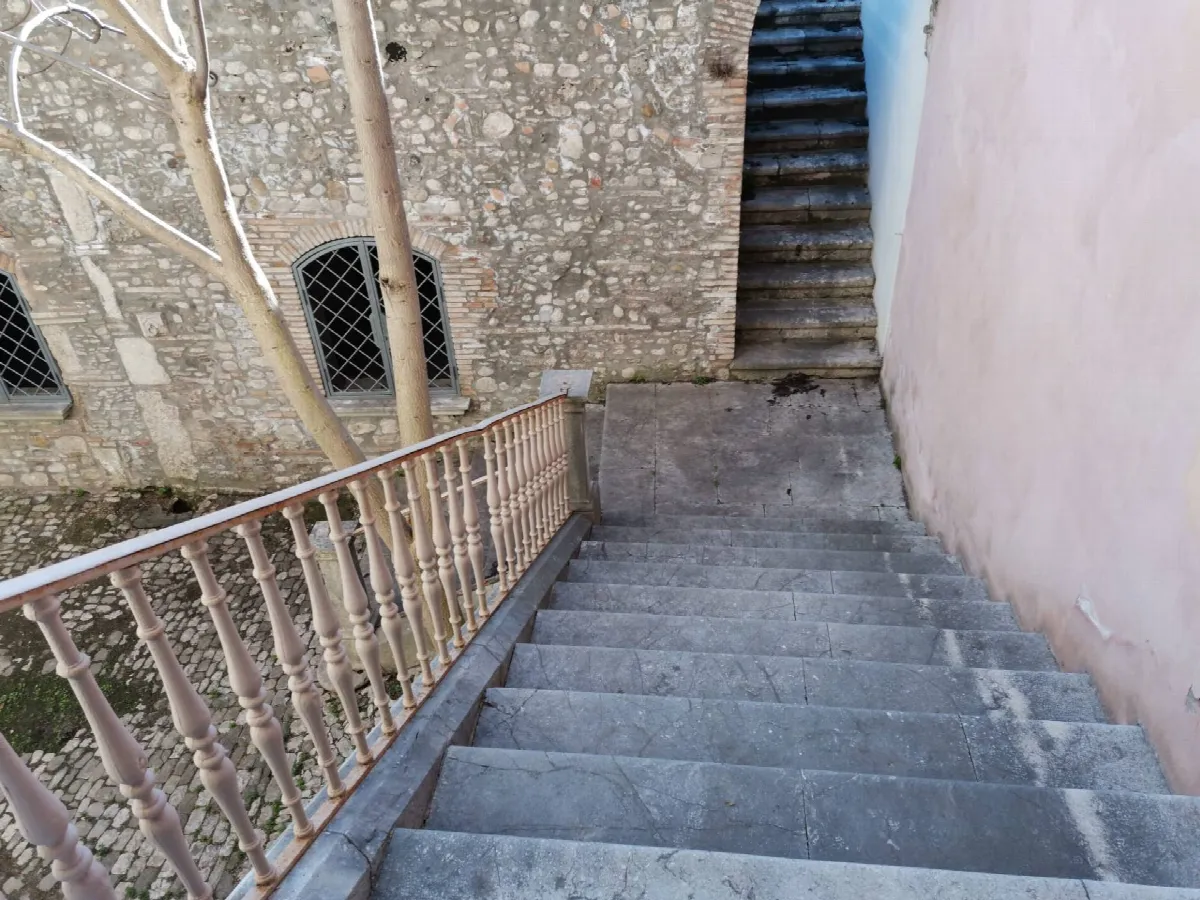 APPARTAMENTO + DI 4 LOCALI in vendita a Benevento, CENTRO STORICO - foto 8