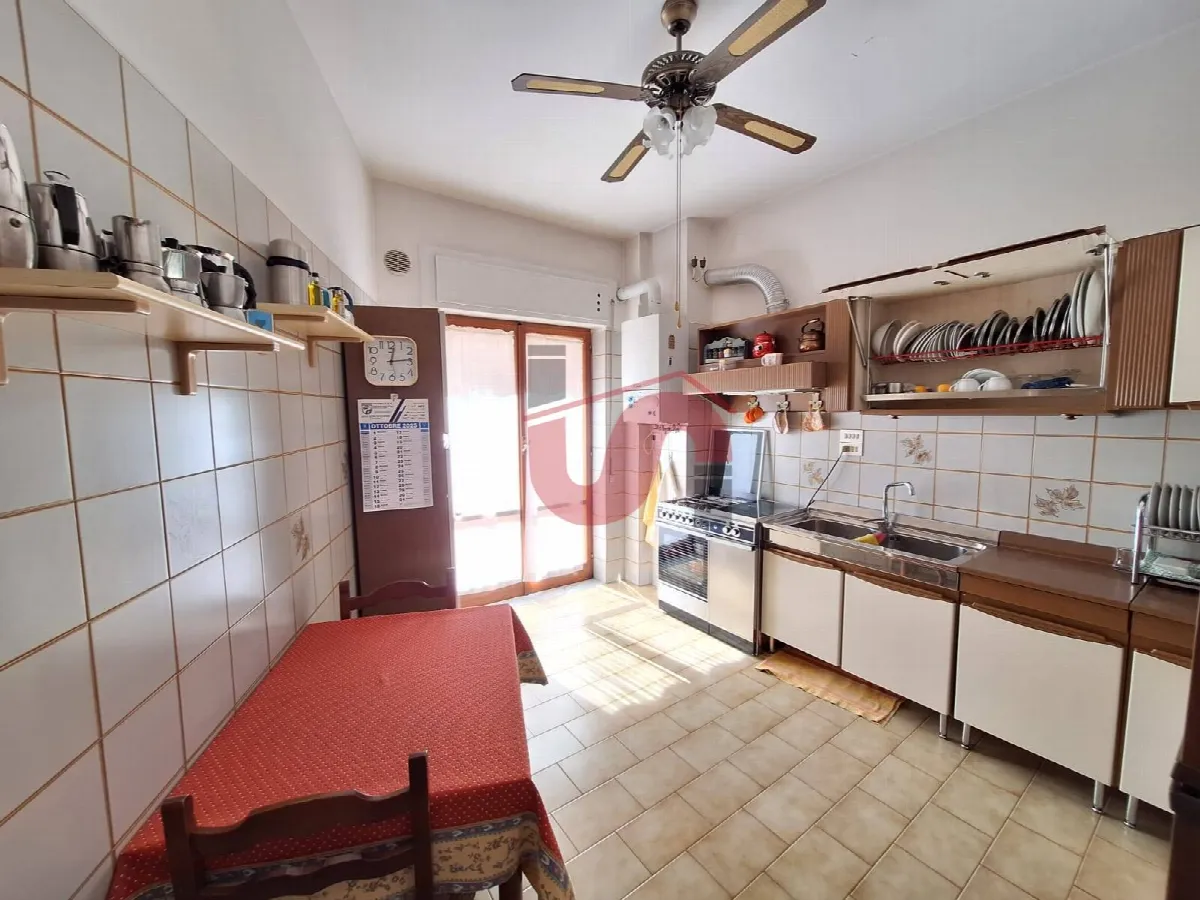 APPARTAMENTO + DI 4 LOCALI in vendita a Benevento, Mellusi - foto 10