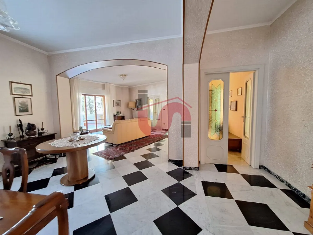 APPARTAMENTO + DI 4 LOCALI in vendita a Benevento, Mellusi - foto 5