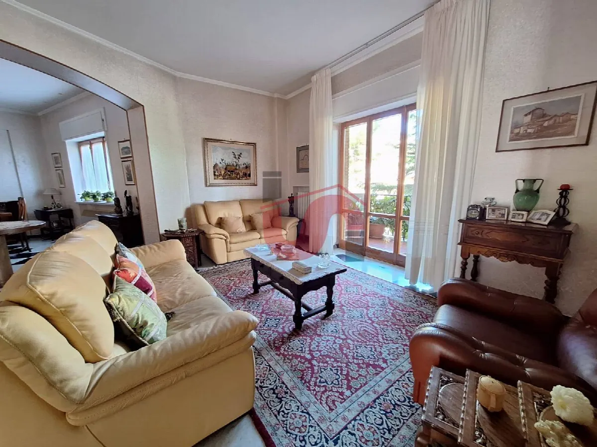 APPARTAMENTO + DI 4 LOCALI in vendita a Benevento, Mellusi - foto 9