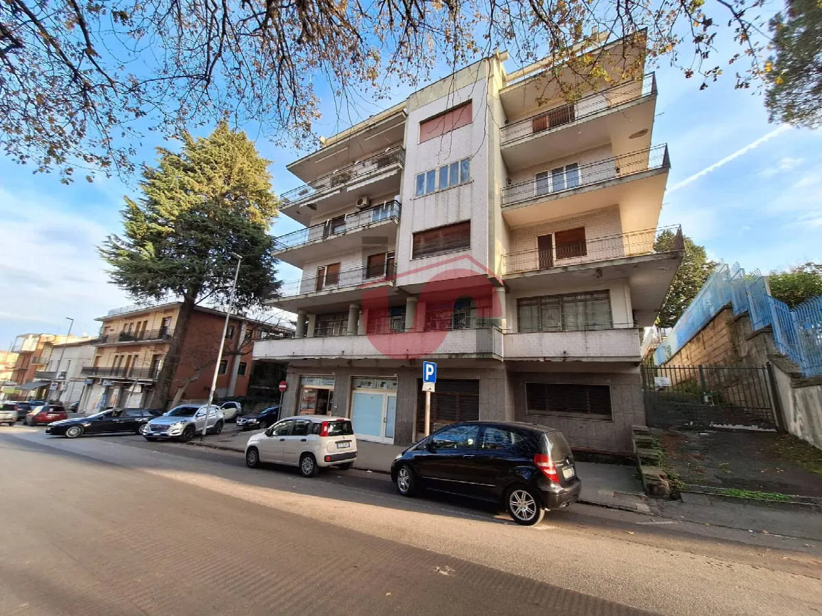 APPARTAMENTO + DI 4 LOCALI in vendita a Benevento, Mellusi/Atlantici - foto 1