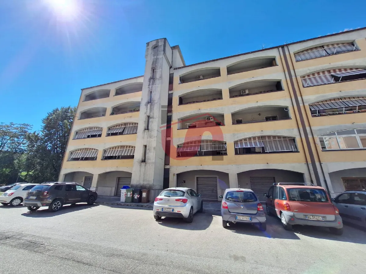 APPARTAMENTO + DI 4 LOCALI in vendita a Benevento, Libertà - foto 1